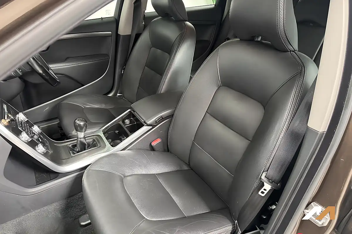Used 2015 Volvo XC70 Se Nav Twilight Bronze - Interior and Exterior details 2