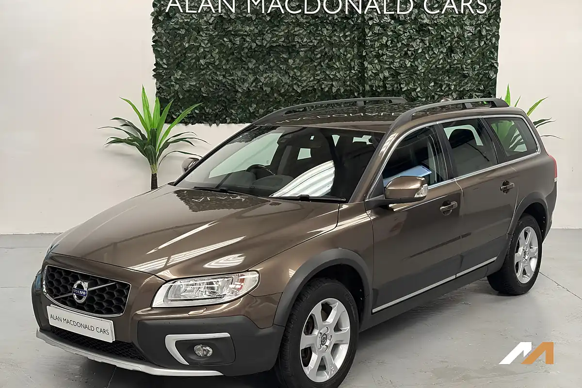 Used 2015 Volvo XC70 Se Nav Twilight Bronze - Interior and Exterior details 4