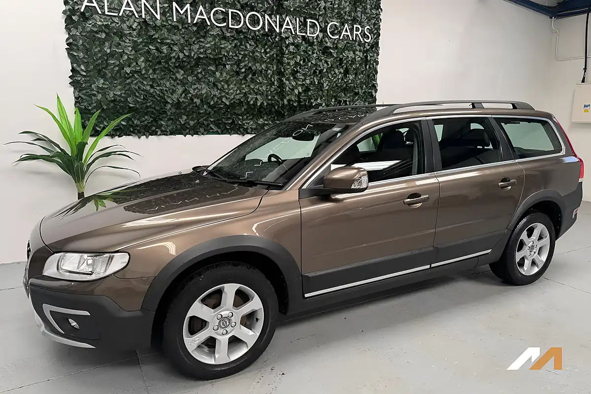 Used 2015 Volvo XC70 Se Nav Twilight Bronze - Interior and Exterior details 6