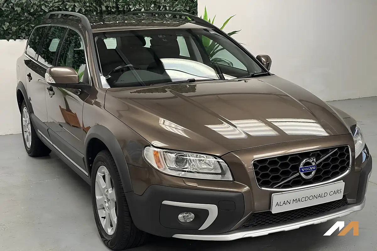 Used 2015 Volvo XC70 Se Nav Twilight Bronze - Interior and Exterior details 8
