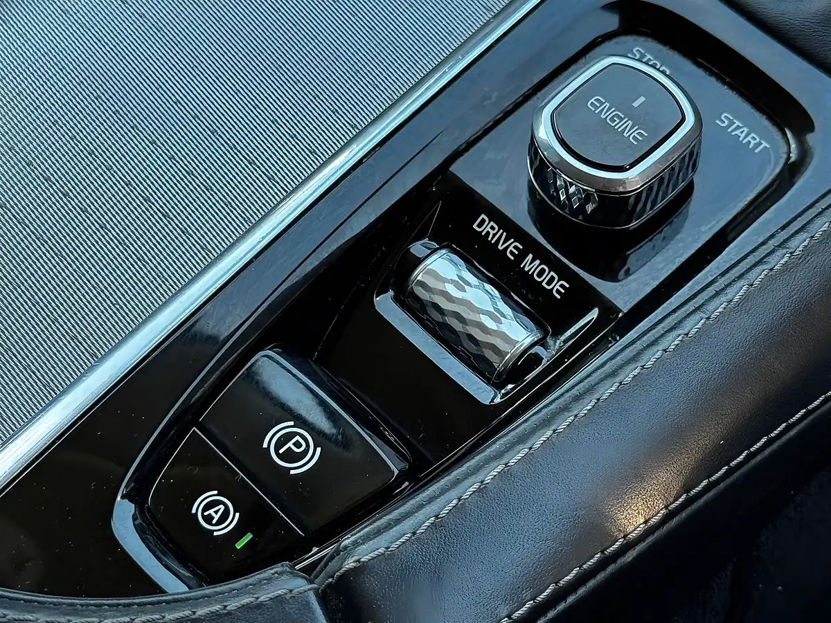 Used 2015 Volvo XC90 Inscription Grey - Interior and Exterior details 15