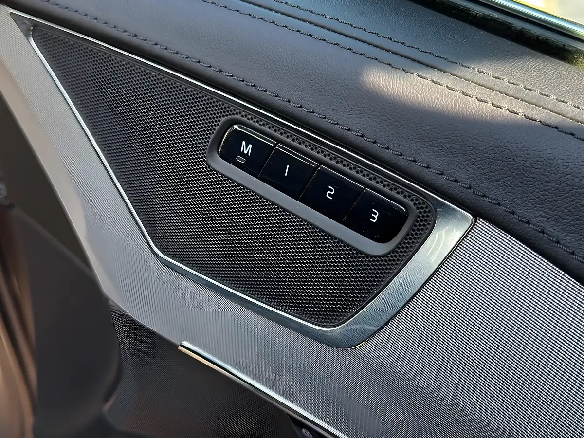 Used 2015 Volvo XC90 Inscription Grey - Interior and Exterior details 16