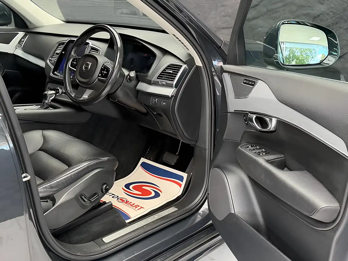 Used 2015 Volvo XC90 Momentum Grey - Interior and Exterior details 11