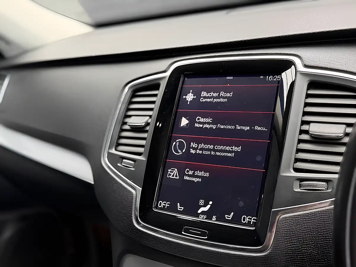 Used 2015 Volvo XC90 Momentum Grey - Interior and Exterior details 14