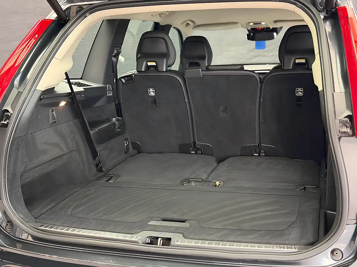 Used 2015 Volvo XC90 Momentum Grey - Interior and Exterior details 18