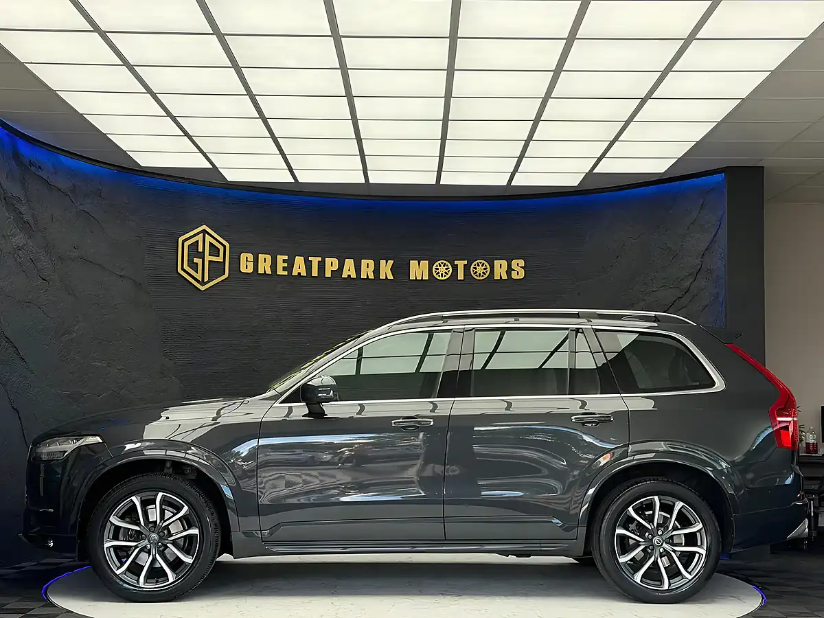 Used 2015 Volvo XC90 Momentum Grey - Interior and Exterior details 8