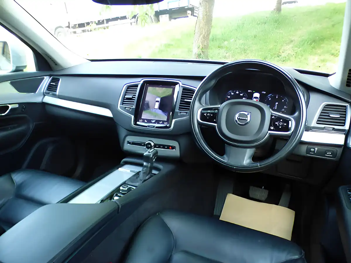 Used 2015 Volvo XC90 Momentum Silver - Interior and Exterior details 3