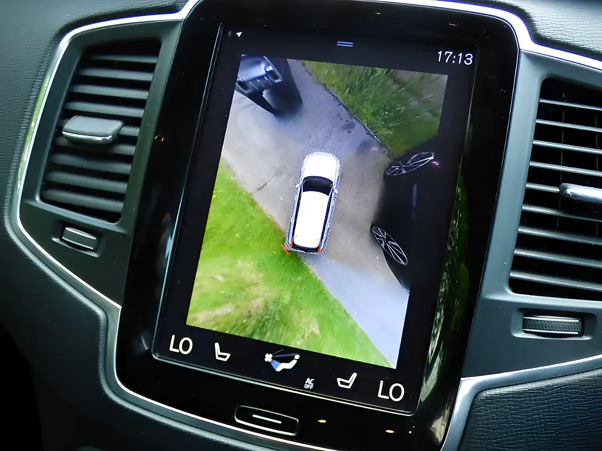 Used 2015 Volvo XC90 Momentum Silver - Interior and Exterior details 6