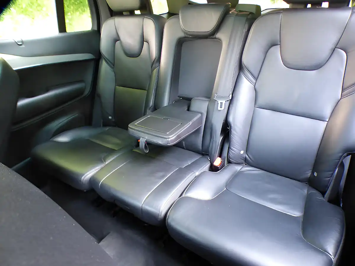 Used 2015 Volvo XC90 Momentum Silver - Interior and Exterior details 8