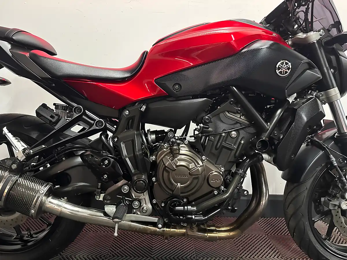 Used 2015 Yamaha MT-07 Naked Red - Interior and Exterior details 10