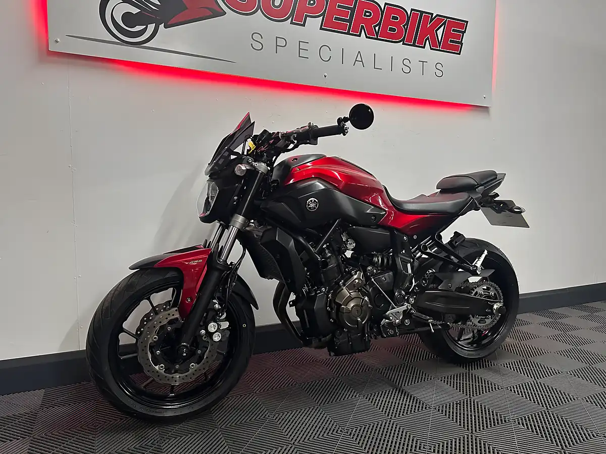 Used 2015 Yamaha MT-07 Naked Red - Interior and Exterior details 13