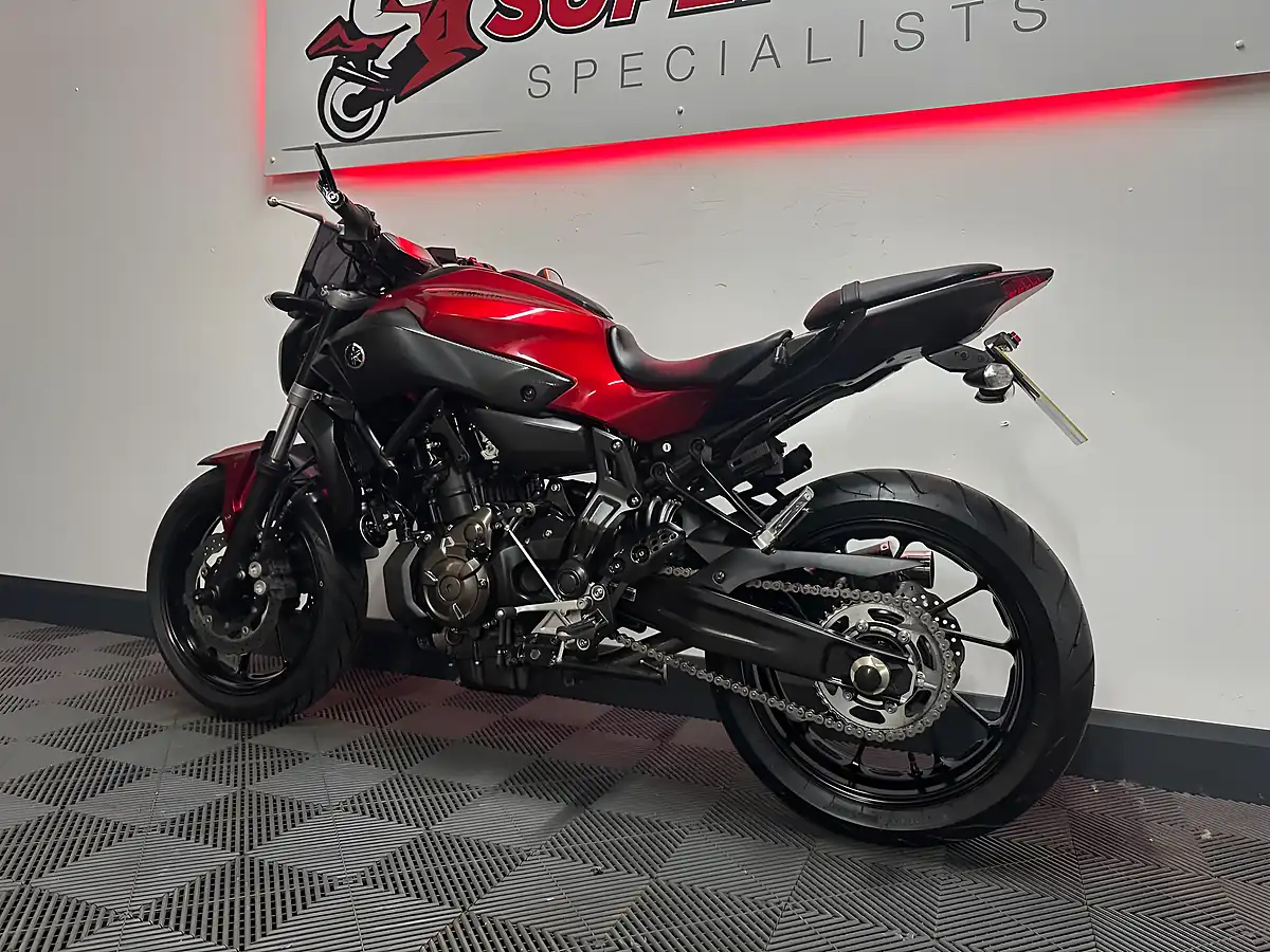 Used 2015 Yamaha MT-07 Naked Red - Interior and Exterior details 14