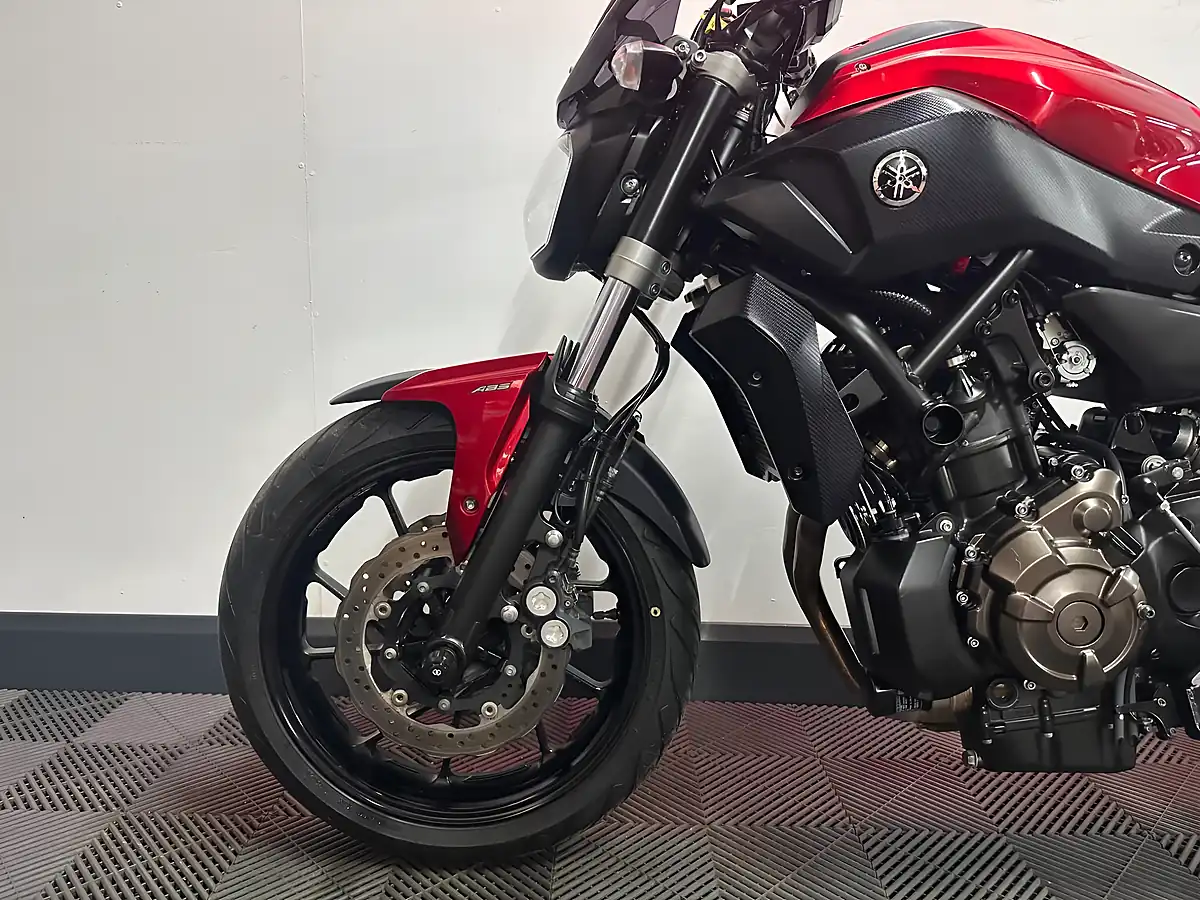 Used 2015 Yamaha MT-07 Naked Red - Interior and Exterior details 15
