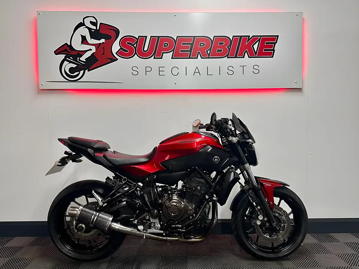 Used 2015 Yamaha MT-07 Naked Red - Interior and Exterior details 2