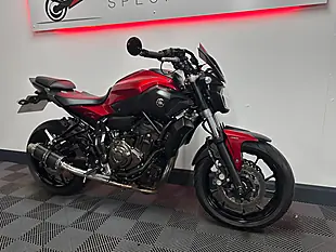 Used 2015 Yamaha MT-07 Naked Red - Interior and Exterior details 6