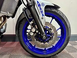 Used 2015 Yamaha MT-07 Naked Silver - Interior and Exterior details 12