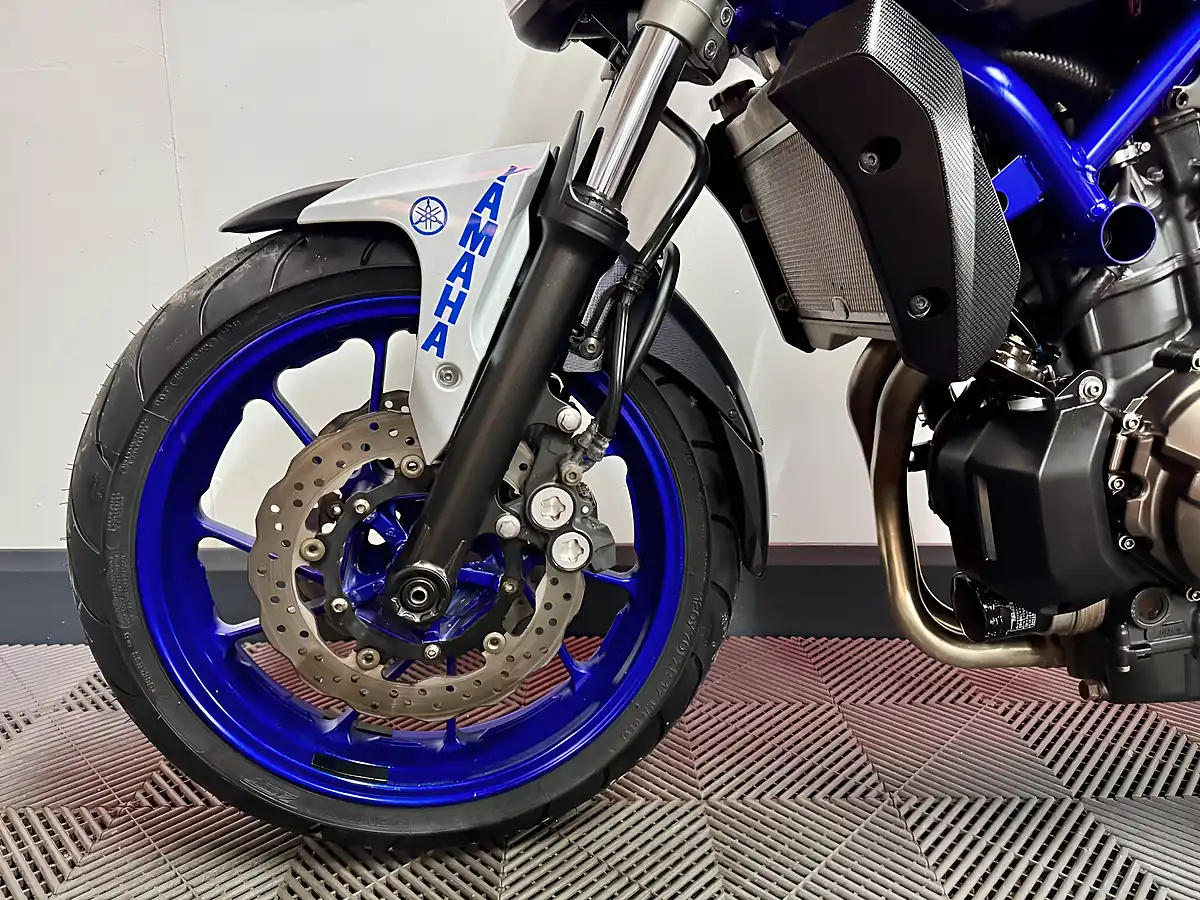 Used 2015 Yamaha MT-07 Naked Silver - Interior and Exterior details 14