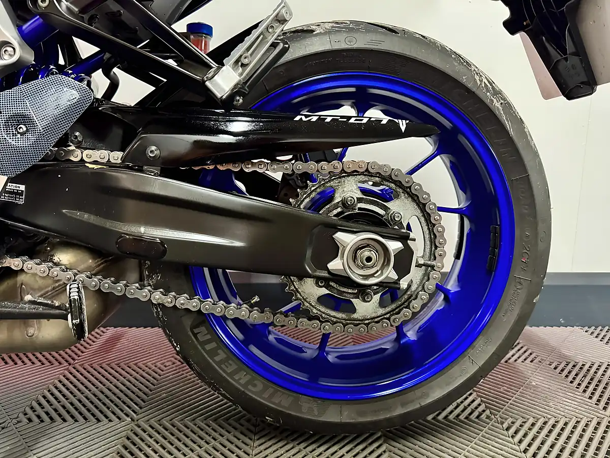 Used 2015 Yamaha MT-07 Naked Silver - Interior and Exterior details 16