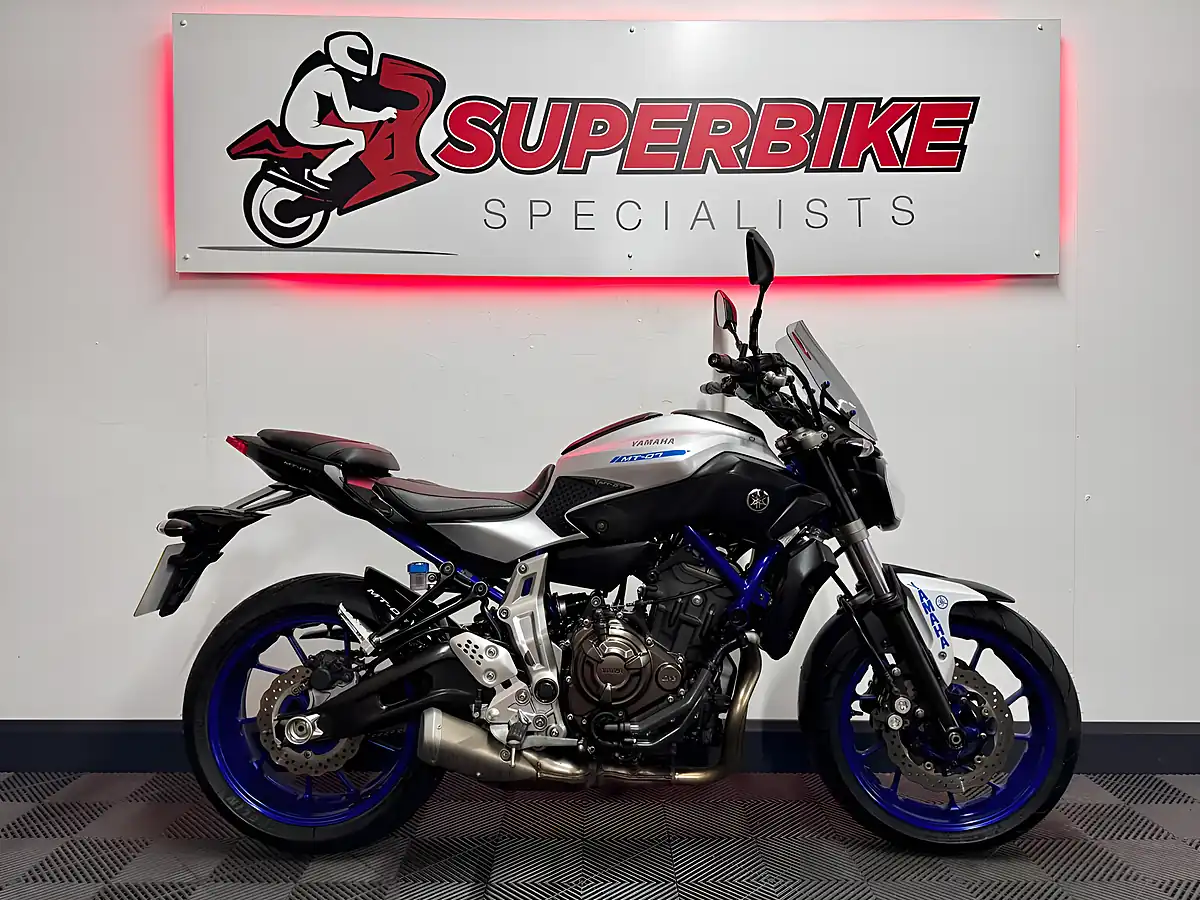Used 2015 Yamaha MT-07 Naked Silver - Interior and Exterior details 2