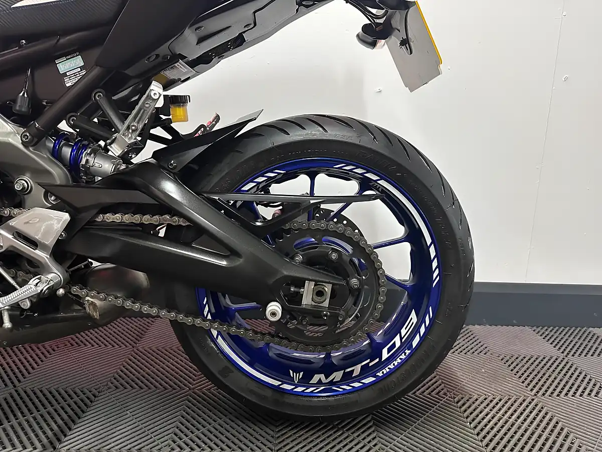 Used 2015 Yamaha MT-09 Naked Silver - Interior and Exterior details 20