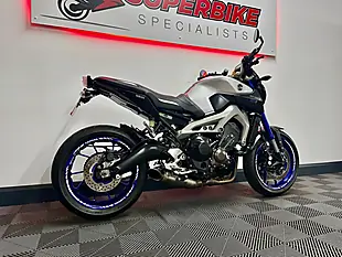 Used 2015 Yamaha MT-09 Naked Silver - Interior and Exterior details 4