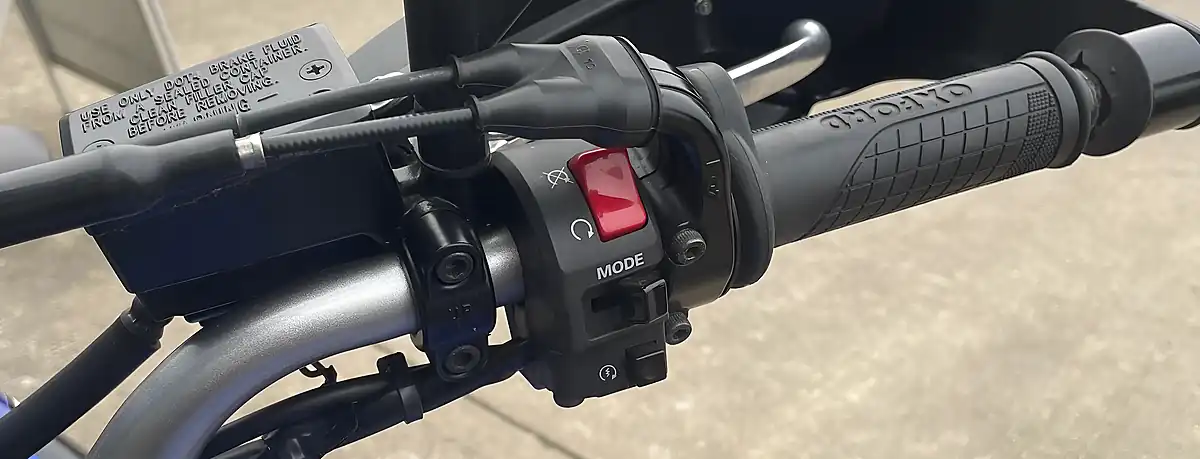Used 2015 Yamaha Super Tenere XT1200Z Blue - Interior and Exterior details 13
