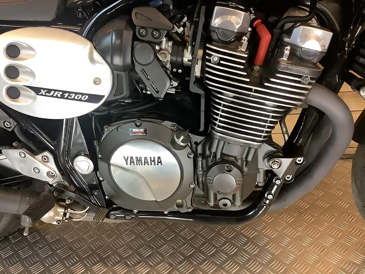 Used 2015 Yamaha Xjr Black - Interior and Exterior details 16