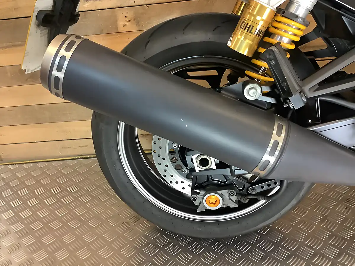 Used 2015 Yamaha Xjr Black - Interior and Exterior details 18
