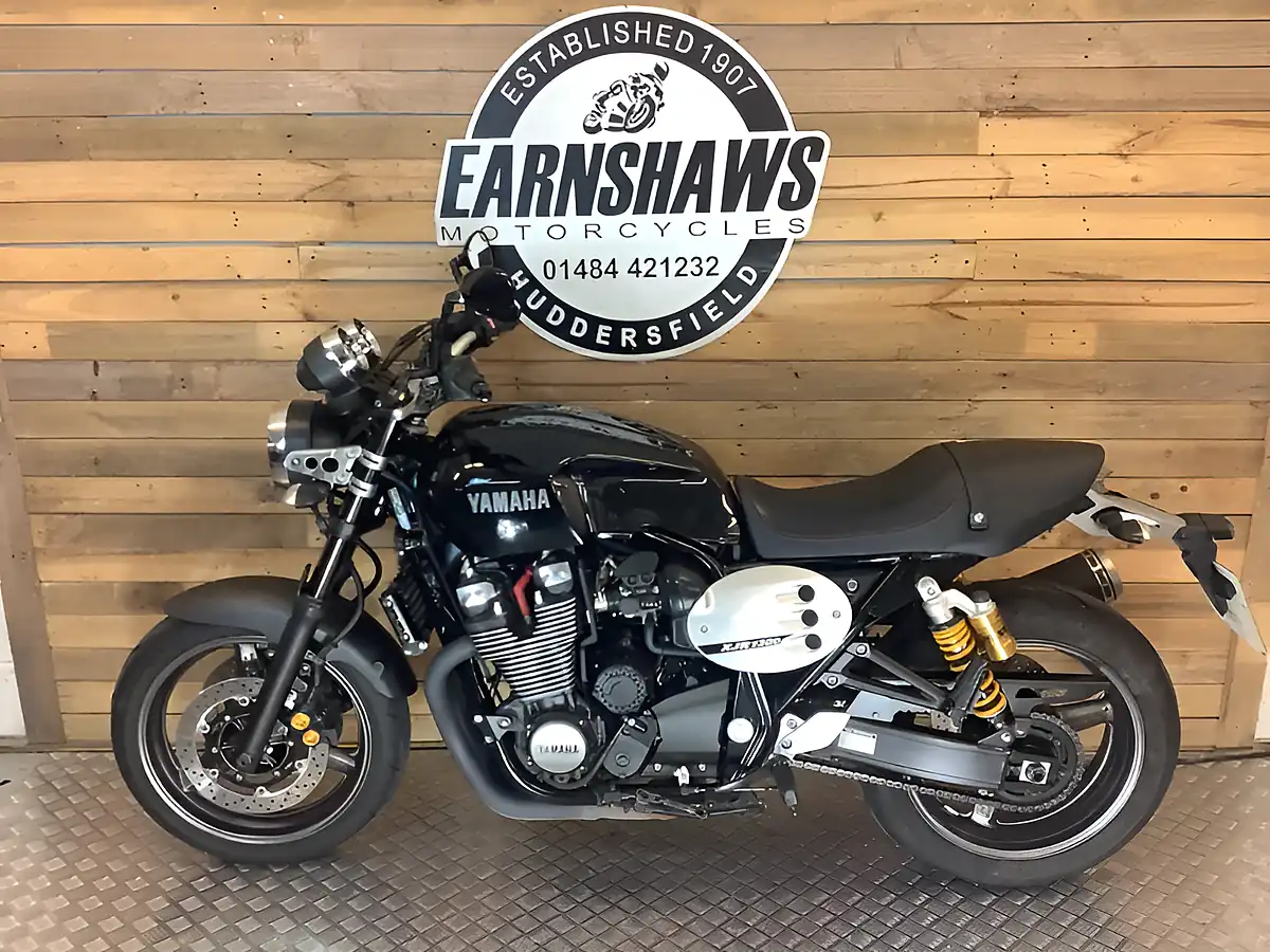 Used 2015 Yamaha Xjr Black - Interior and Exterior details 2