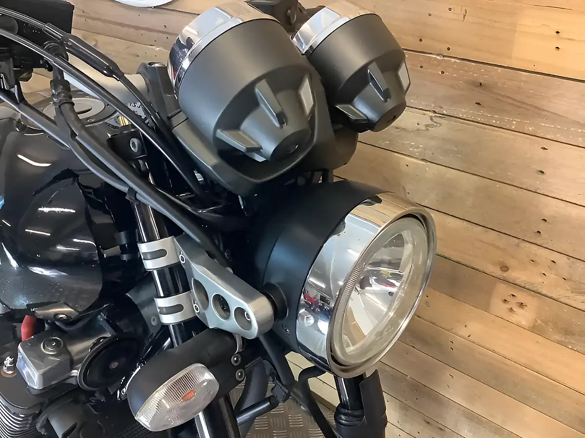 Used 2015 Yamaha Xjr Black - Interior and Exterior details 8