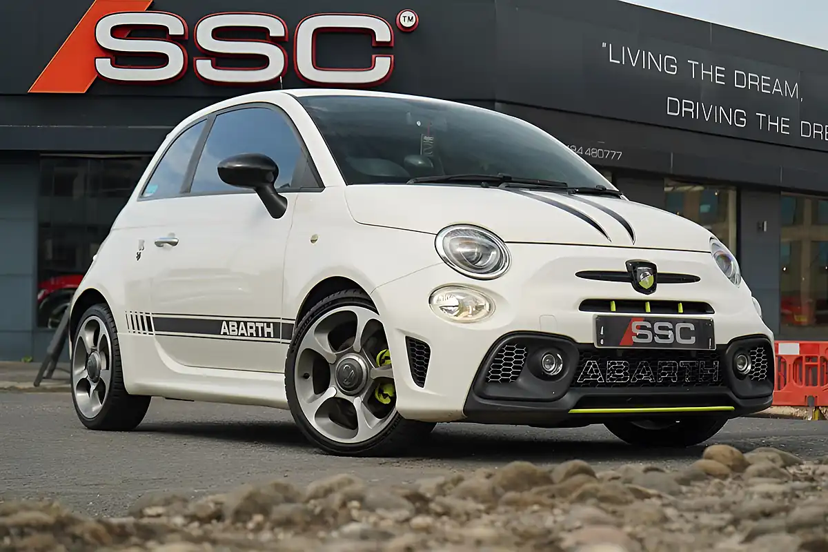 Used 2016 Abarth 595 Euro 6 White - Front View