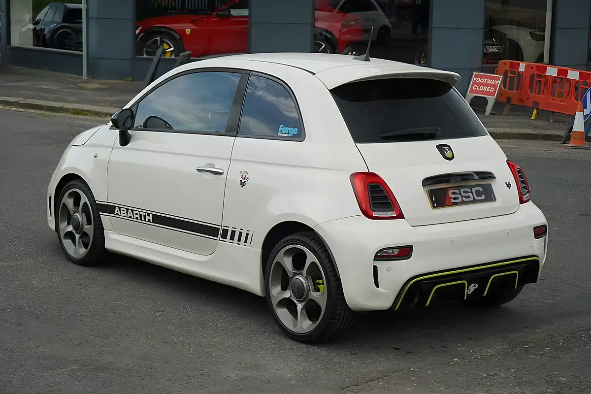 Used 2016 Abarth 595 Euro 6 White - Interior and Exterior details 12