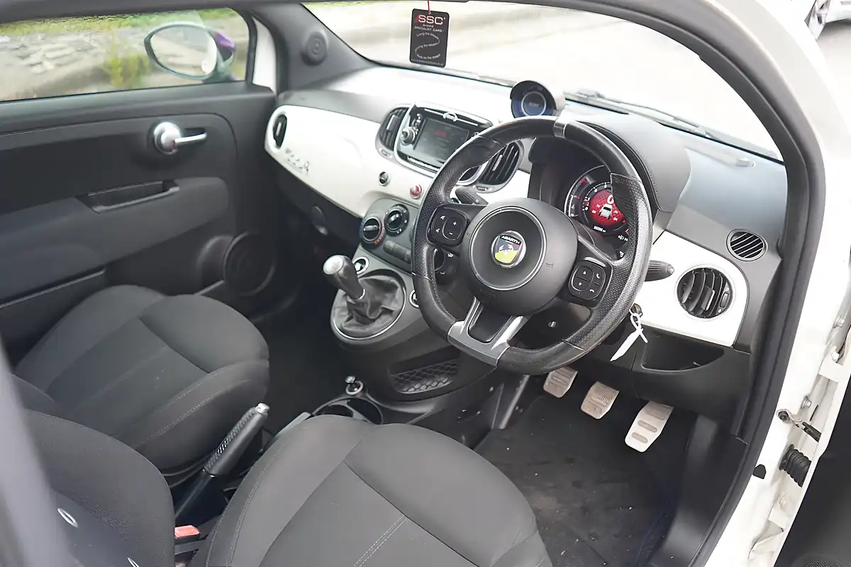 Used 2016 Abarth 595 Euro 6 White - Interior and Exterior details 17