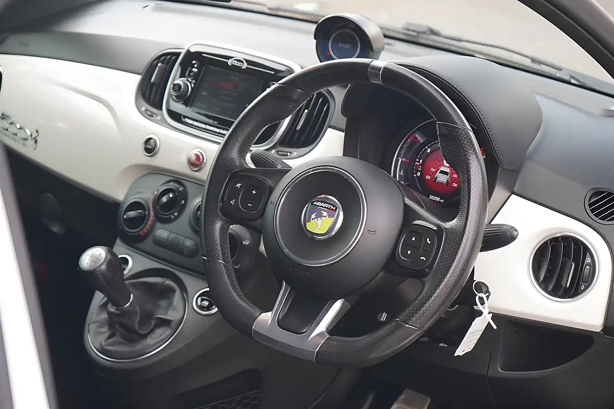 Used 2016 Abarth 595 Euro 6 White - Interior and Exterior details 18