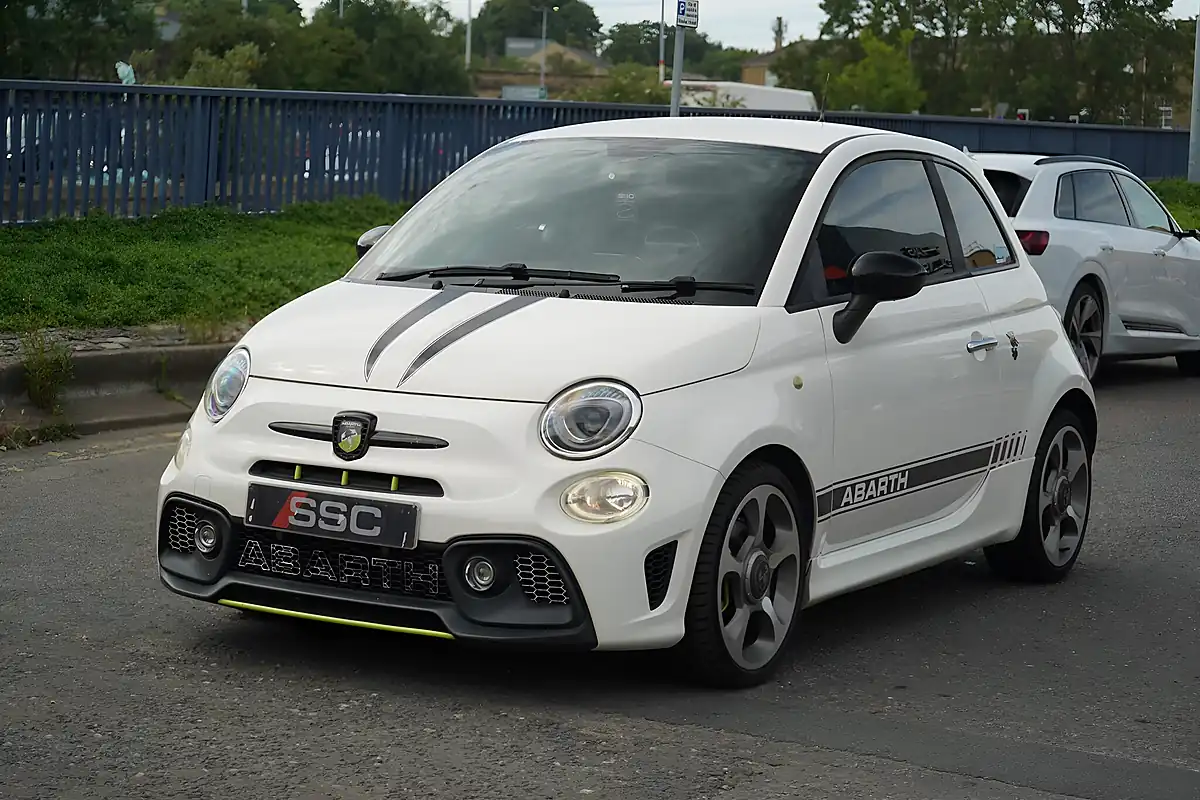 Used 2016 Abarth 595 Euro 6 White - Interior and Exterior details 7