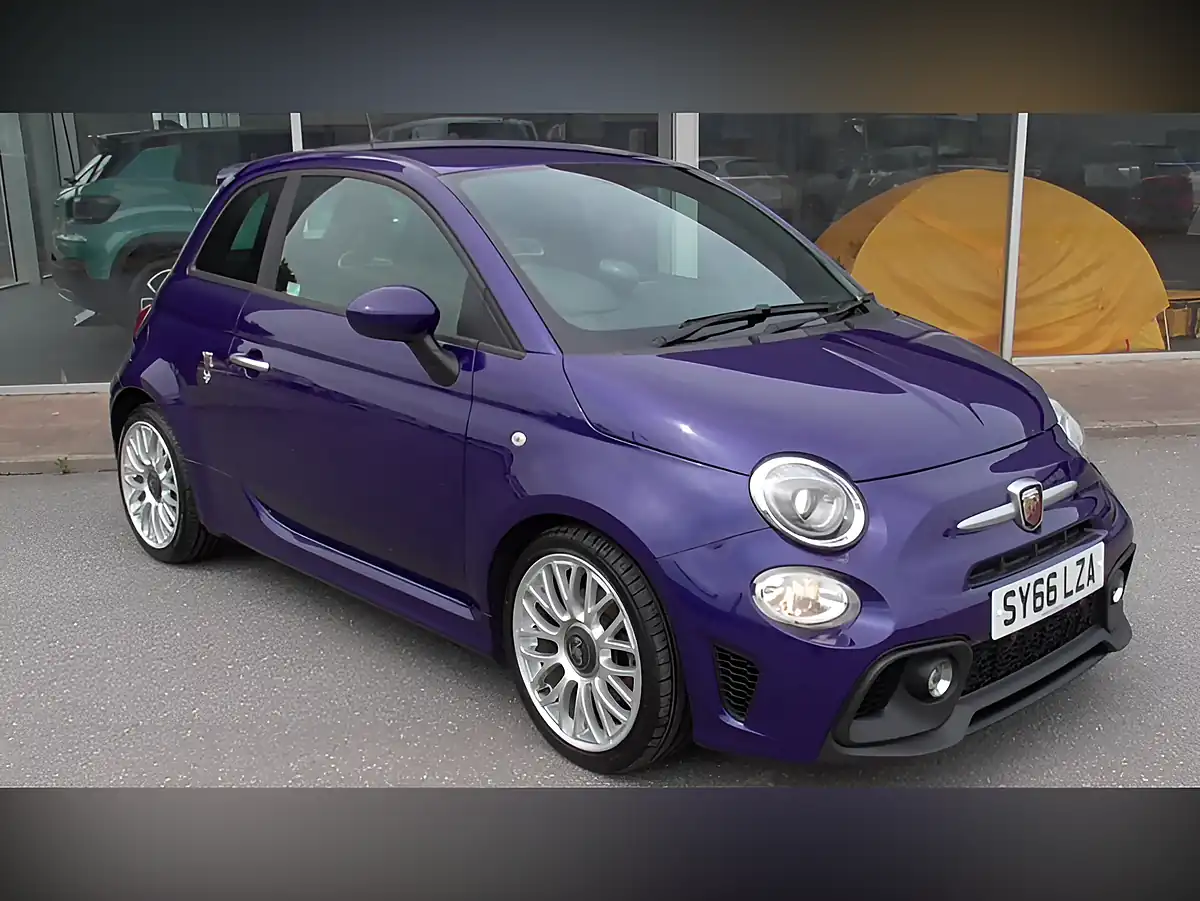 Used 2016 Abarth 595 Turismo Blue - Interior and Exterior details 5