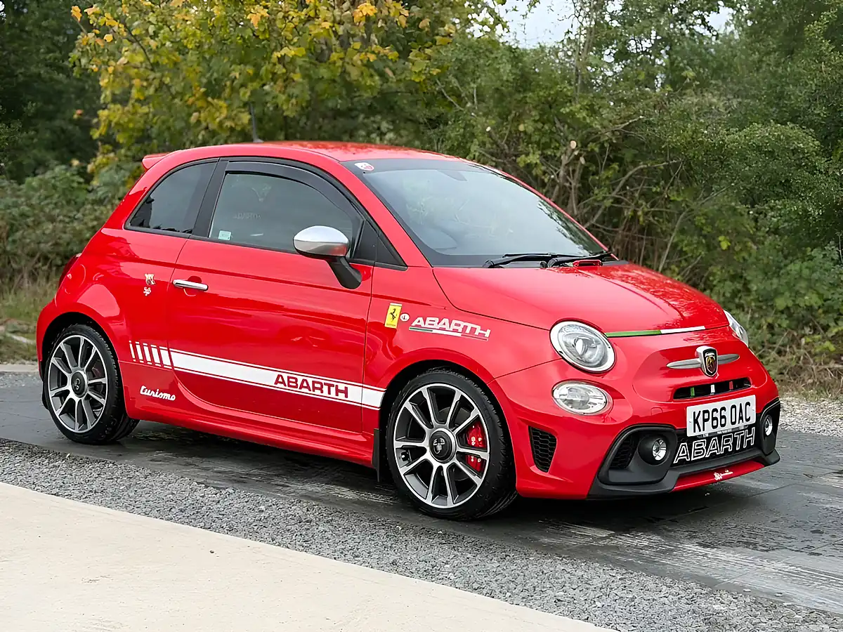 Used 2016 Abarth 595 Turismo Red - Interior and Exterior details 9