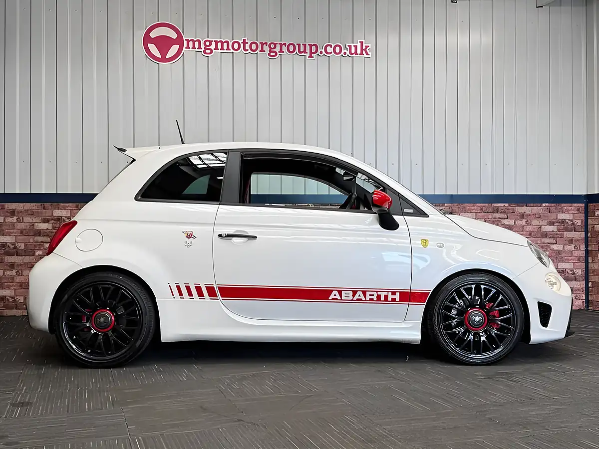 Used 2016 Abarth 595 Turismo White - Interior and Exterior details 10