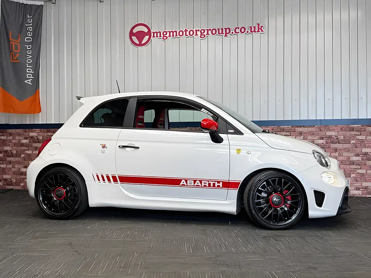 Used 2016 Abarth 595 Turismo White - Interior and Exterior details 3