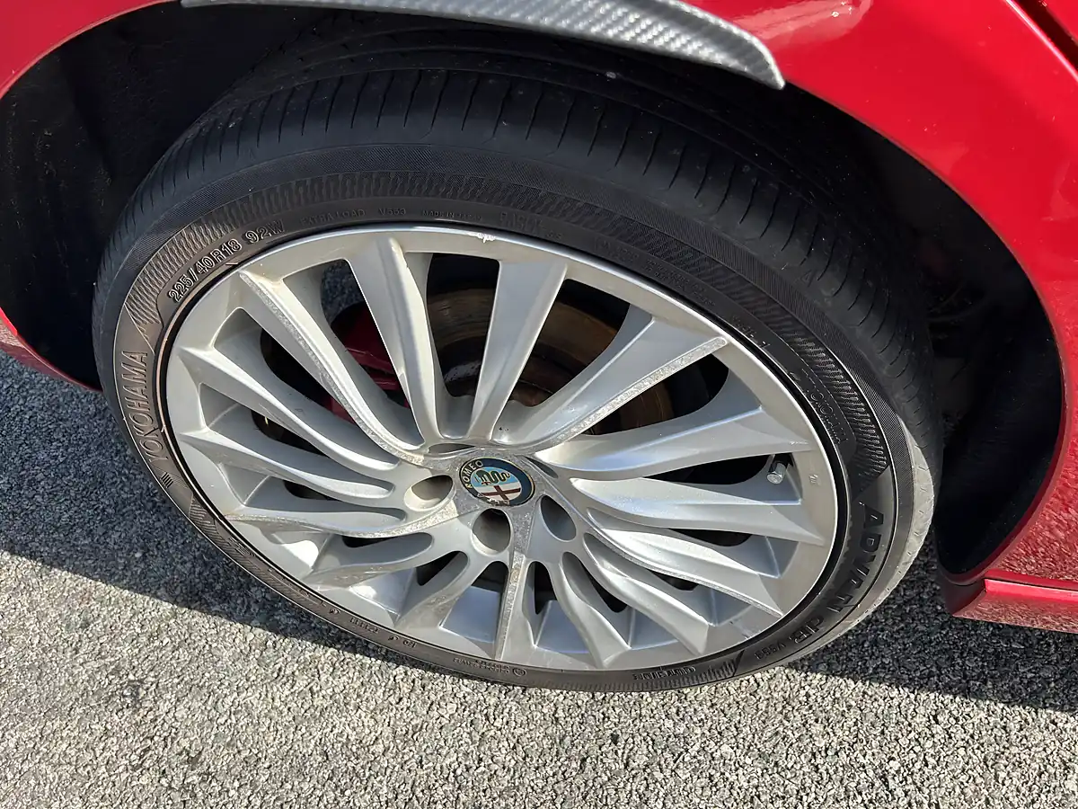 Used 2016 Alfa Romeo Giulietta Red - Interior and Exterior details 17