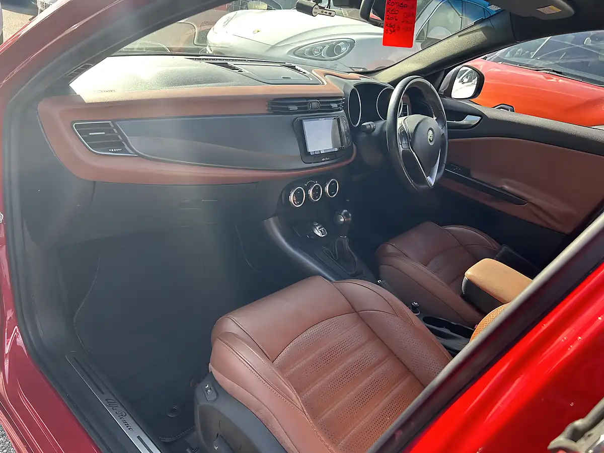 Used 2016 Alfa Romeo Giulietta Red - Interior and Exterior details 7