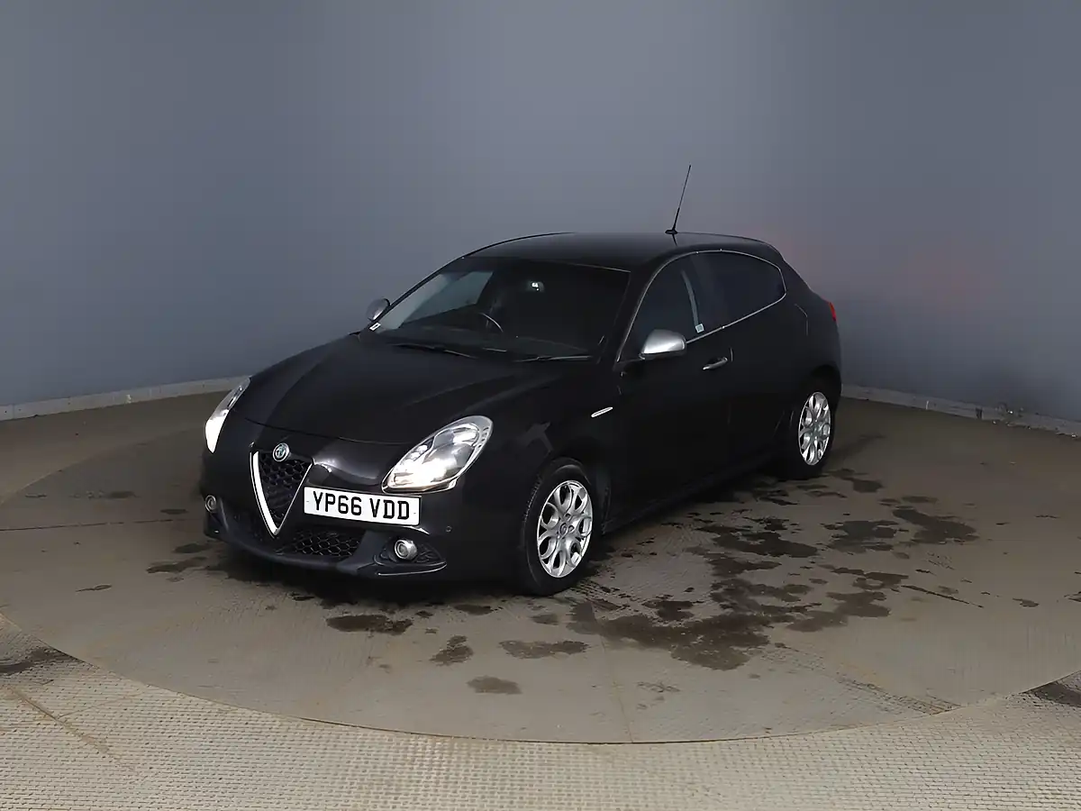 Used 2016 Alfa Romeo Giulietta Super Black - Interior and Exterior details 3
