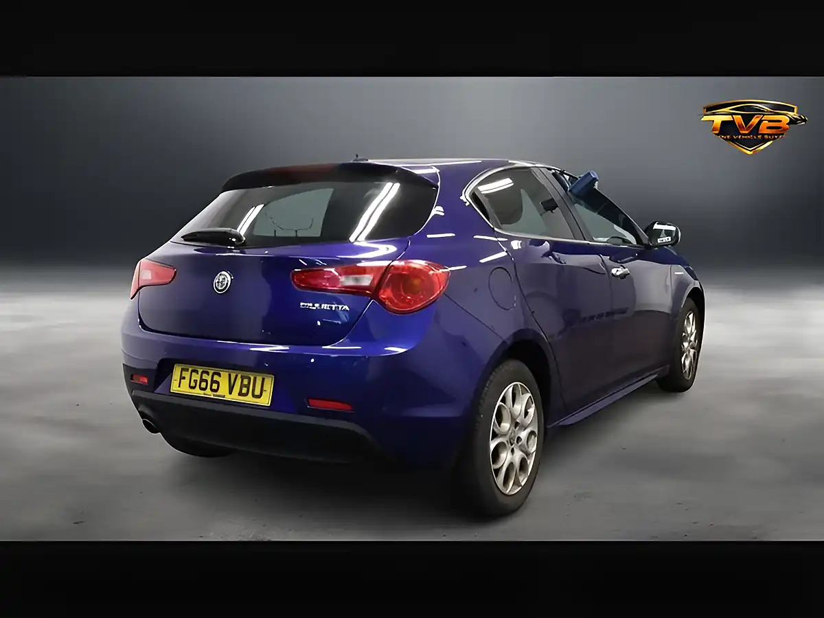Used 2016 Alfa Romeo Giulietta Tecnica Cobalto Blue - Interior and Exterior details 3