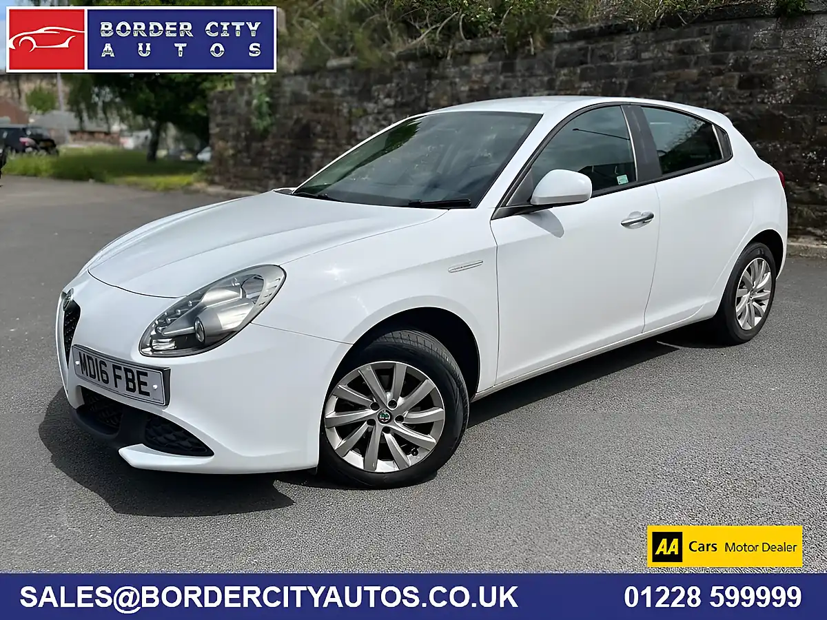 Used 2016 Alfa Romeo Giulietta White - Front View