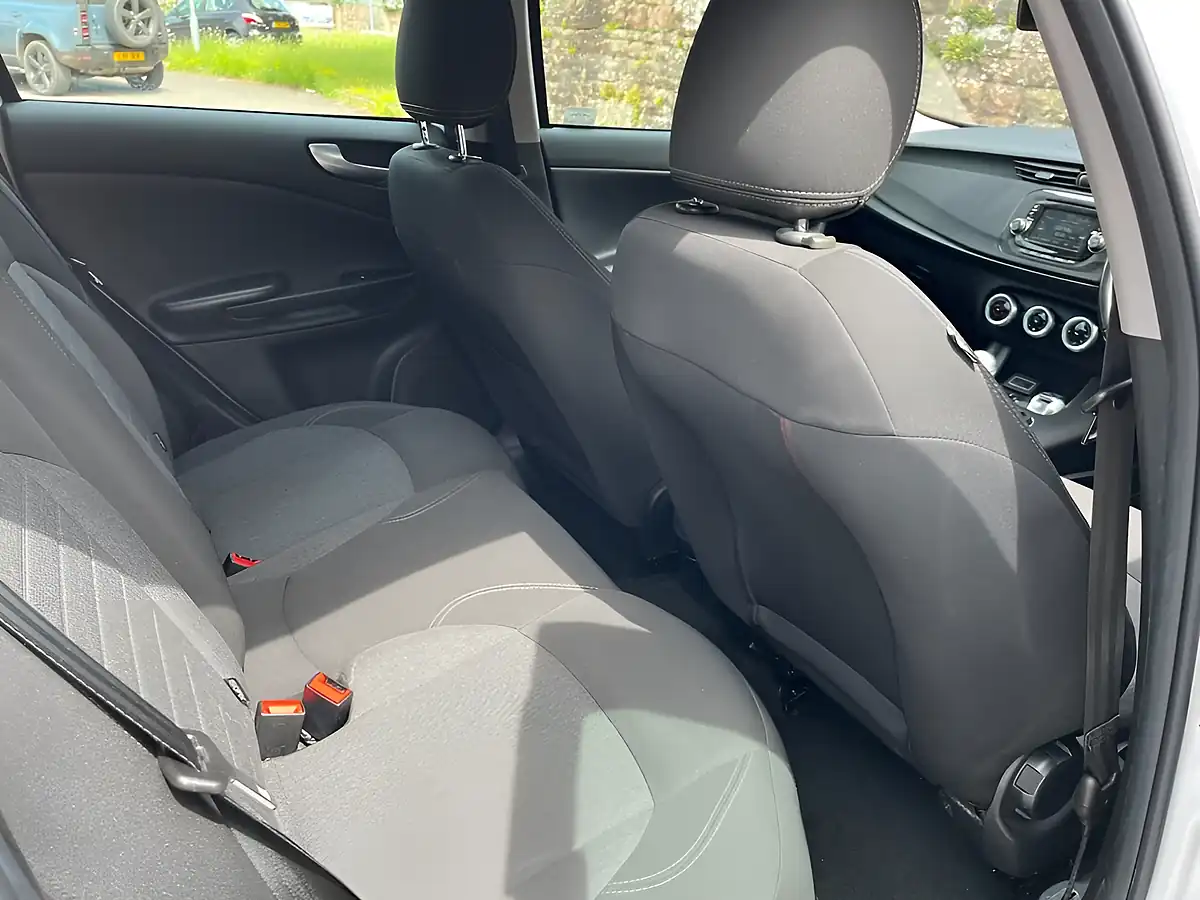 Used 2016 Alfa Romeo Giulietta White - Interior and Exterior details 13