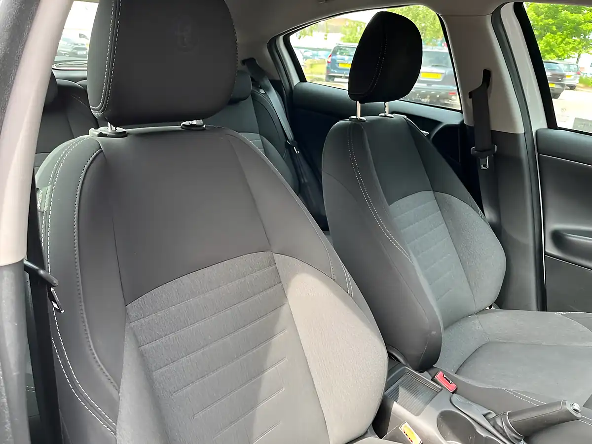 Used 2016 Alfa Romeo Giulietta White - Interior and Exterior details 14