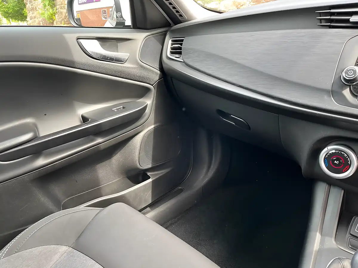 Used 2016 Alfa Romeo Giulietta White - Interior and Exterior details 16