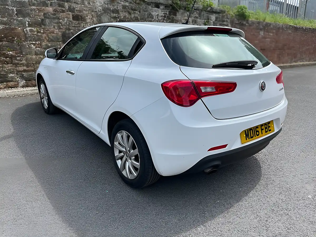 Used 2016 Alfa Romeo Giulietta White - Interior and Exterior details 5