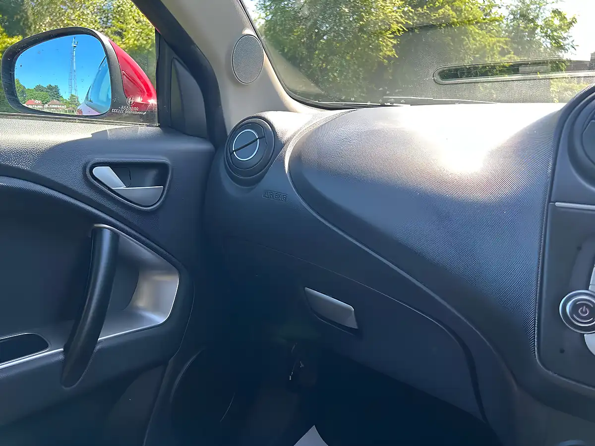 Used 2016 Alfa Romeo Mito Alfa Red - Interior and Exterior details 16