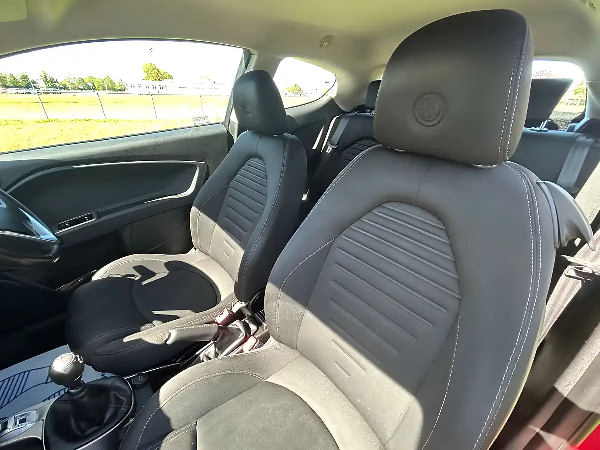 Used 2016 Alfa Romeo Mito Alfa Red - Interior and Exterior details 17